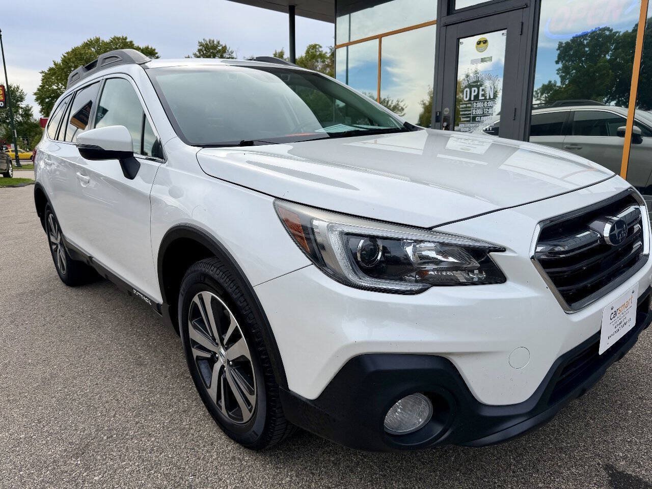 Used 2019 Subaru Outback 2.5i Limited AWD/4WD image 4
