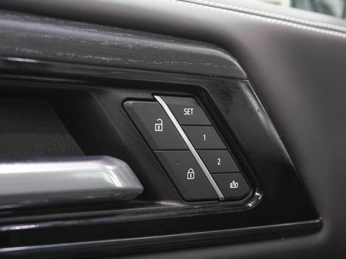 Used 2025 GMC Yukon AT4 Ultimate AWD/4WD image 24