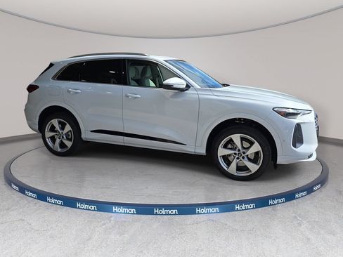 Used 2025 Audi Q5 Premium Plus AWD/4WD image 5