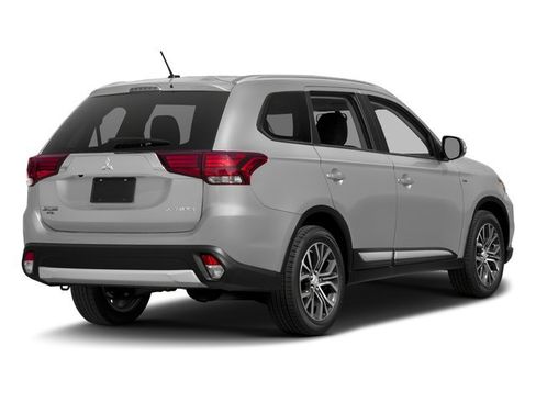 Used 2018 Mitsubishi Outlander ES AWD/4WD image 2