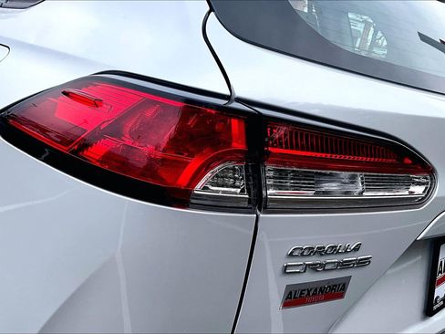 Used 2024 Toyota Corolla Cross L image 26