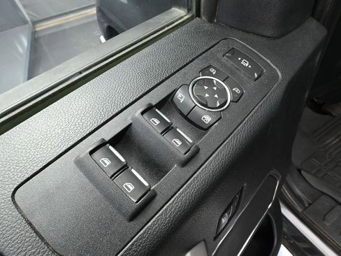 Used 2019 Ford F350 Lariat w/ Chrome Package image 21