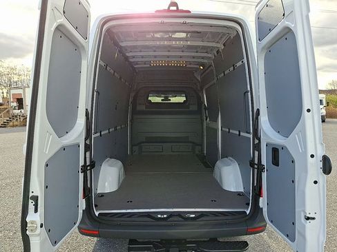 Used 2026 Mercedes-Benz Sprinter 2500 image 8