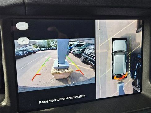 New 2025 Ford Bronco Badlands image 11