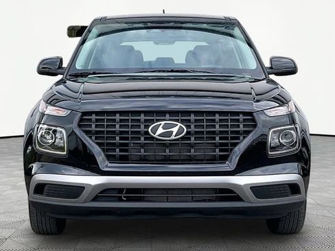 Certified 2026 Hyundai Venue SE FWD image 4