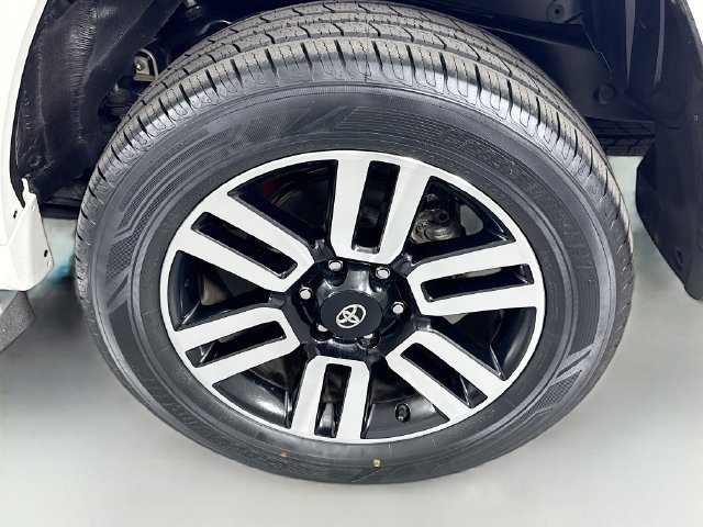 Used 2023 Toyota 4Runner Limited AWD/4WD image 34