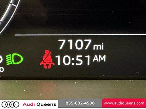 Used 2024 Audi Q8 e-tron Premium Plus image 31