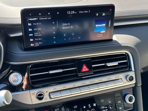 Used 2025 Genesis G70 2.5T w/ Sport Prestige Package image 8