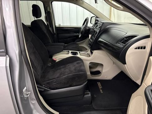 Used 2014 Dodge Grand Caravan SXT w/ Rear Park Assist Package FWD image 28
