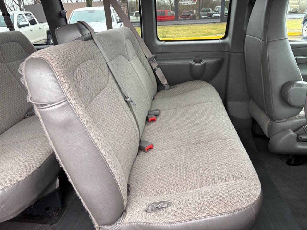Used 2020 Chevrolet Express 3500 LS RWD image 15