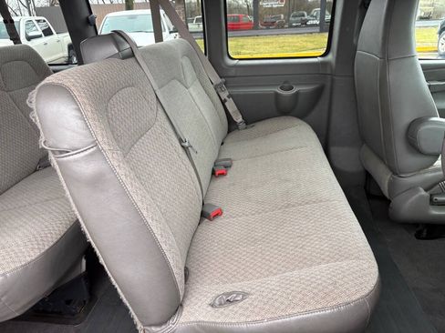 Used 2020 Chevrolet Express 3500 LS RWD image 15