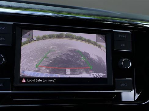 Certified 2022 Volkswagen Taos S FWD image 25