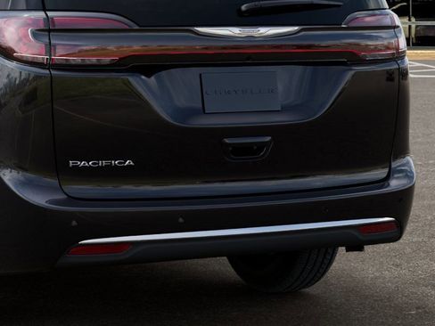 New 2026 Chrysler Pacifica Select image 13