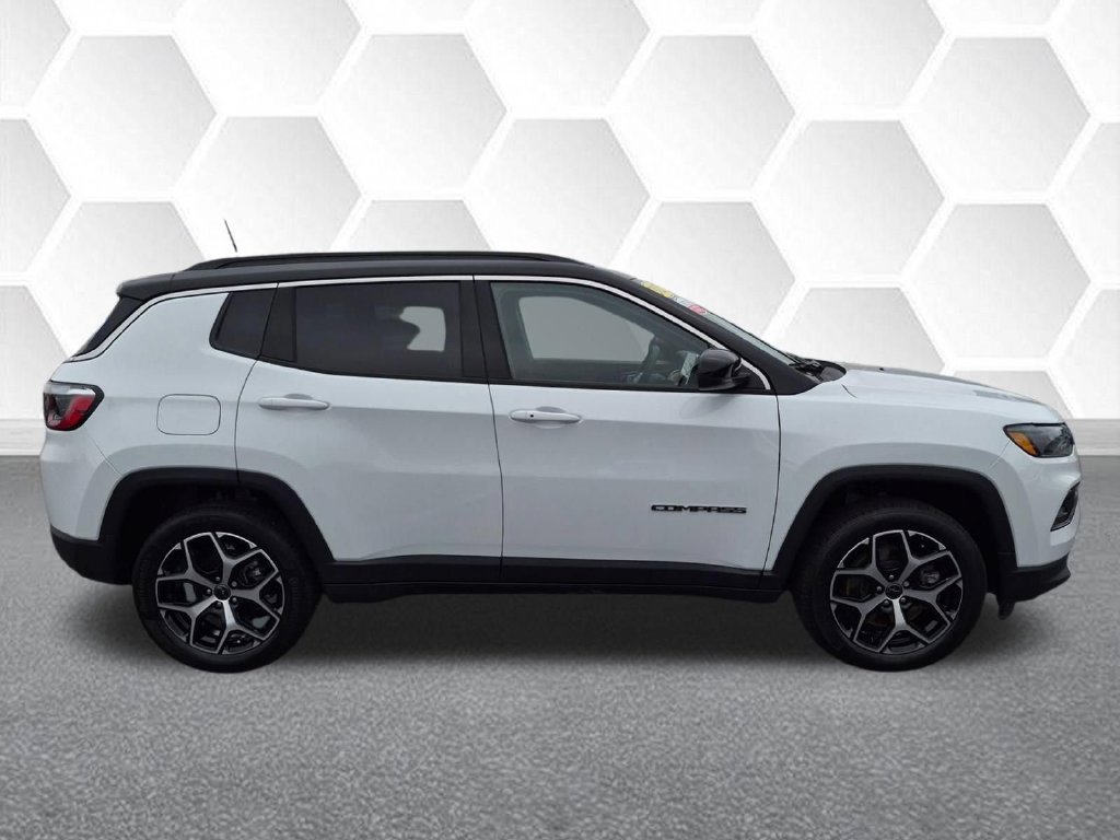 Certified 2025 Jeep Compass Limited AWD/4WD image 2