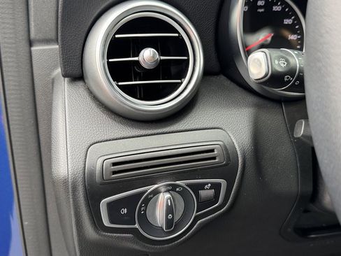 Used 2022 Mercedes-Benz GLC 300 image 18