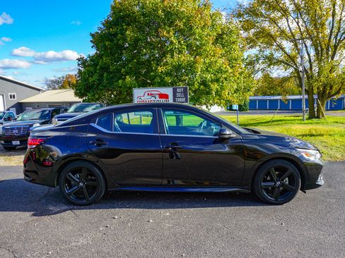 Used 2023 Nissan Sentra SR w/ Midnight Edition Package image 2