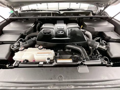 Used 2022 Lexus LX 600 4WD w/ Luxury Package image 9