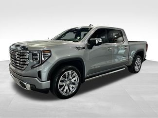 Used 2023 GMC Sierra 1500 Denali w/ Denali Reserve Package AWD/4WD video 3