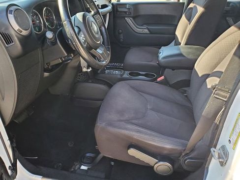 Used 2014 Jeep Wrangler Unlimited Sport w/ Connectivity Group image 16