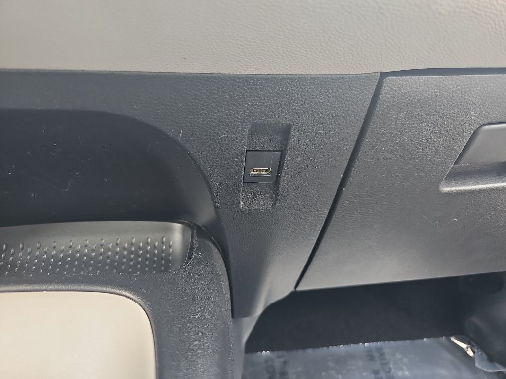 Used 2022 Toyota Corolla LE w/ Carpet Mat Package (TMS) FWD image 24