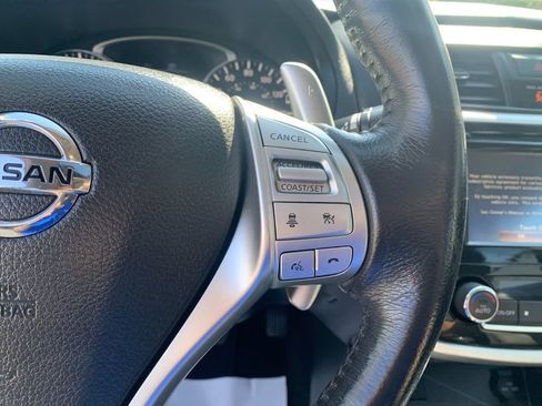 Used 2018 Nissan Altima 3.5 SL FWD image 29