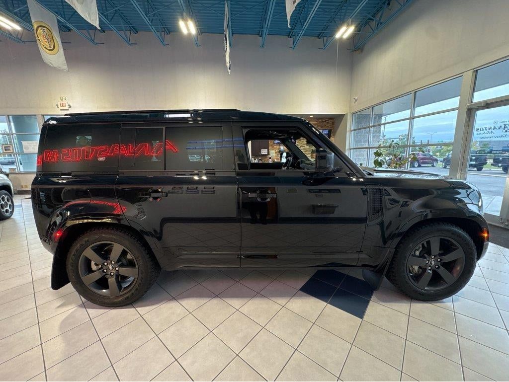 Used 2024 Land Rover Defender 110 X-Dynamic SE AWD/4WD image 16