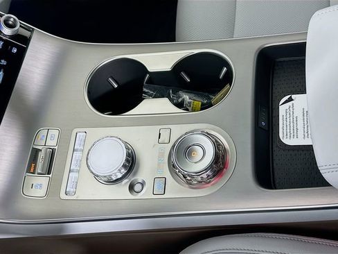 New 2026 Genesis GV70 2.5T Advanced AWD/4WD image 15