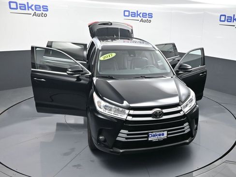 Used 2017 Toyota Highlander XLE image 61