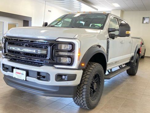 New 2026 Ford F250 Lariat w/ Black Appearance Package AWD/4WD image 4