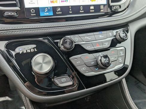 New 2026 Chrysler Pacifica Limited w/ S Appearance Package image 29