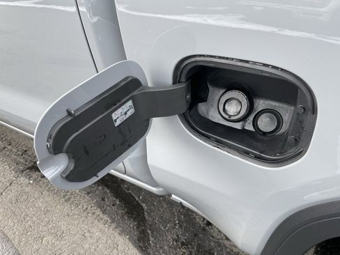 Used 2024 GMC Sierra 1500 Elevation image 62