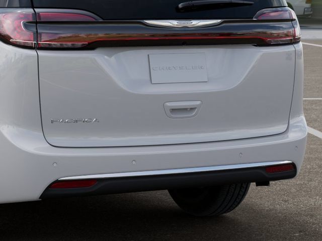 New 2026 Chrysler Pacifica Select FWD image 17