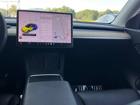 Used 2021 Tesla Model Y 2WD image 15