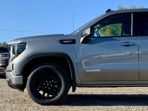 New 2026 GMC Sierra 1500 Elevation image 13