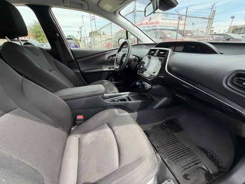 Used 2022 Toyota Prius LE FWD image 20