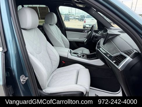 Used 2025 BMW X5 xDrive40i w/ Parking Assistance Package AWD/4WD image 37