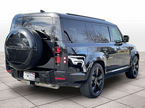 Used 2025 Land Rover Defender 130 X-Dynamic SE image 14