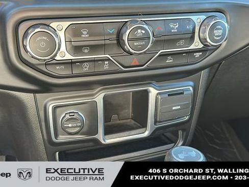 Used 2022 Jeep Wrangler Unlimited Willys image 16