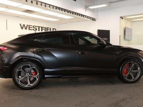 Used 2019 Lamborghini Urus image 8