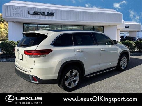 Used 2017 Toyota Highlander Limited image 5