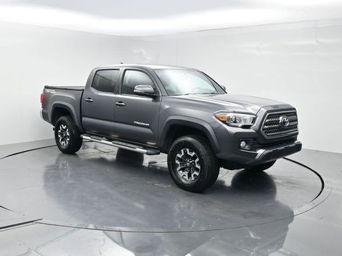 Used 2016 Toyota Tacoma TRD Off-Road w/ Towing Package RWD image 2