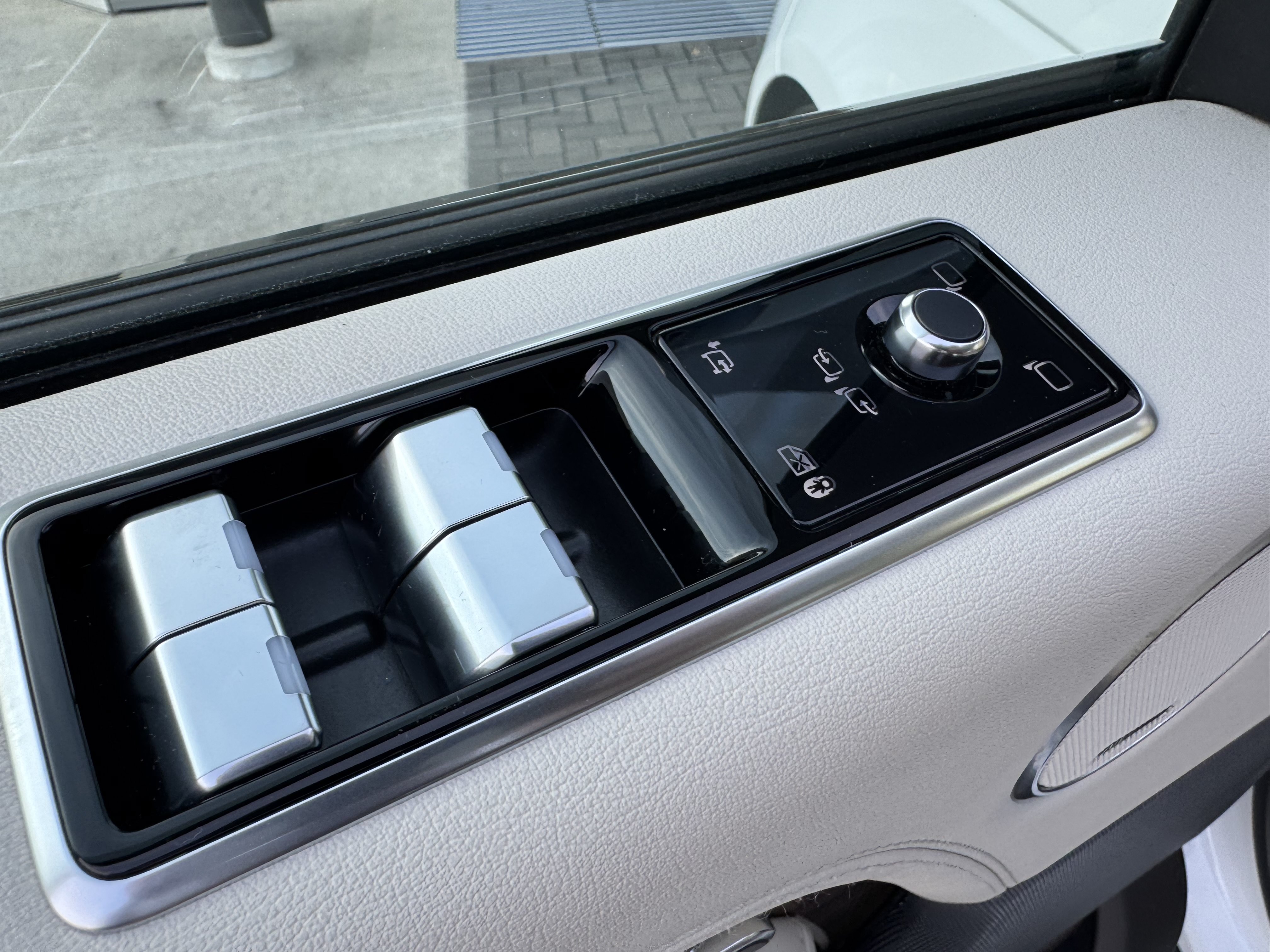 Used 2022 Land Rover Range Rover Westminster Edition AWD/4WD image 32