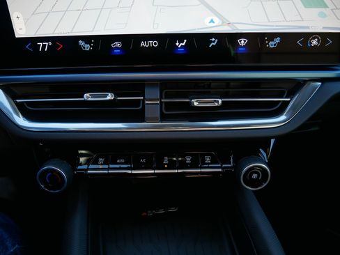 New 2026 Chevrolet Equinox EV LT image 8