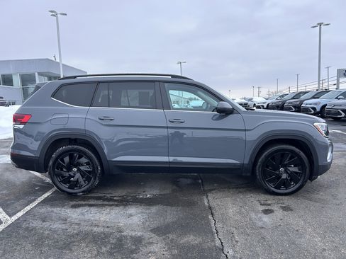 Certified 2025 Volkswagen Atlas SE w/ Panoramic Sunroof Package image 9