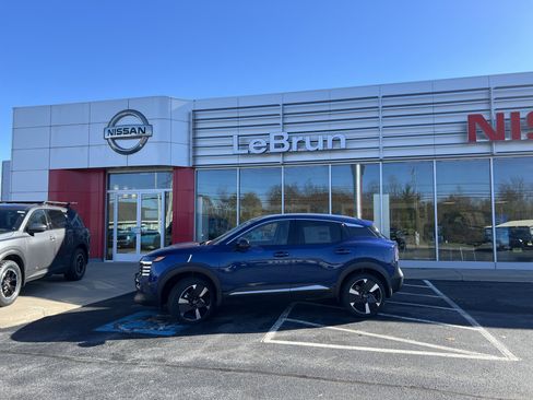 New 2025 Nissan Kicks SR image 2