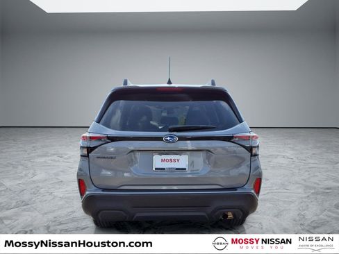 Used 2025 Subaru Forester Premium w/ Convenience Package #1 image 6