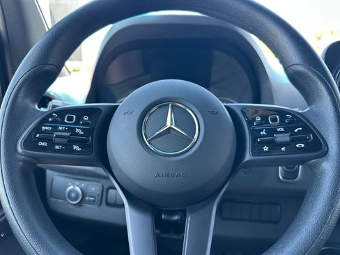 Used 2024 Mercedes-Benz Sprinter 2500 image 25
