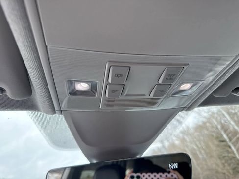 Used 2022 Volkswagen Tiguan SE image 20