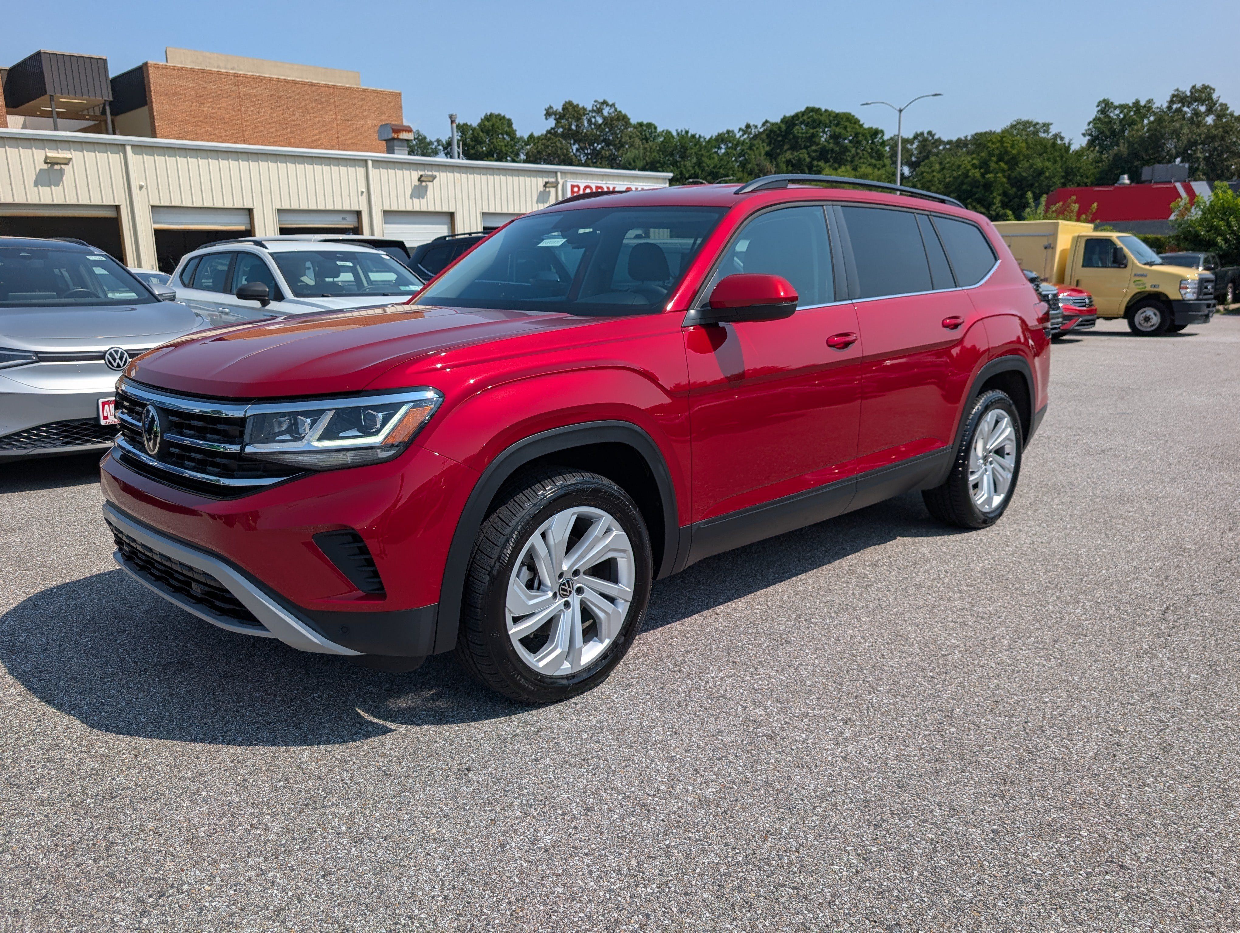 Used 2023 Volkswagen Atlas SE AWD/4WD image 7