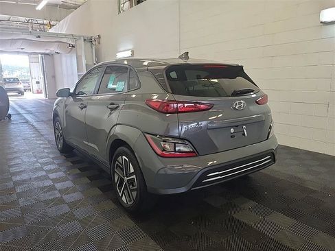 Used 2023 Hyundai Kona SE w/ Cargo Package FWD image 9